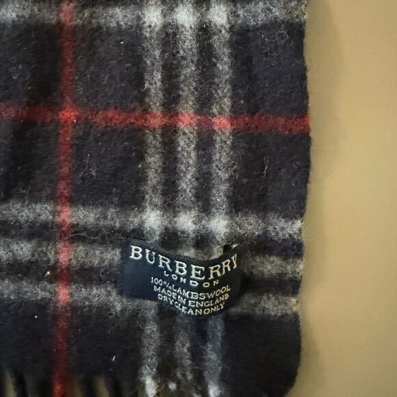 Burberry London Lambswool Nova Check Plaid Scarf with Fringe. Navy/Red. Unisex. - Picture 3 of 4